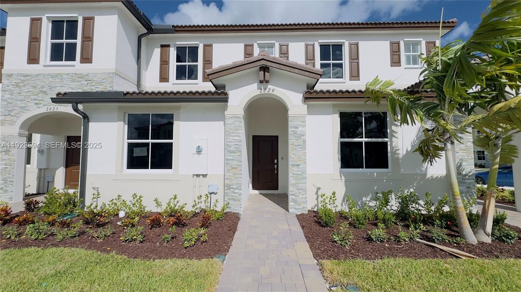 2629 SE 27th Dr, Homestead, FL 33035