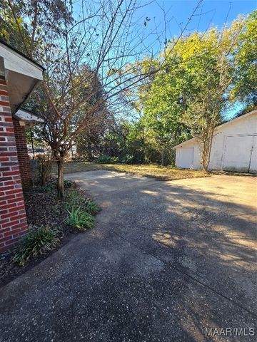 905 Crawford Street, Tuskegee, AL 36083