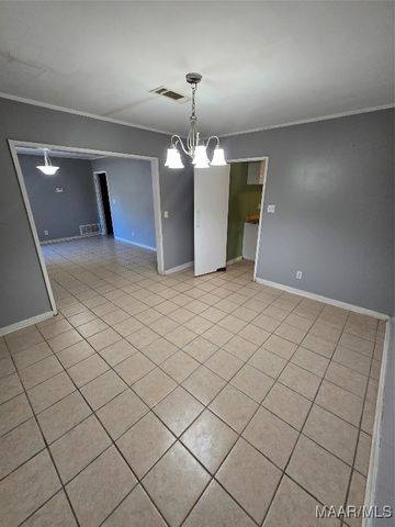 905 Crawford Street, Tuskegee, AL 36083