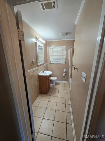 905 Crawford Street, Tuskegee, AL 36083