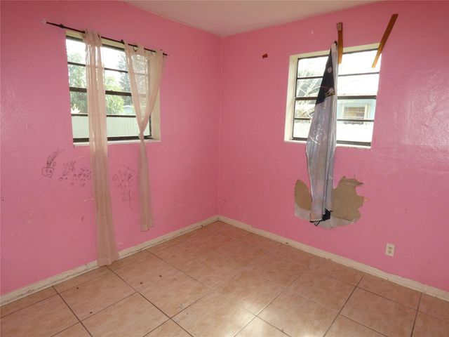 82 Tortuga Road, Palm Springs, FL 33461