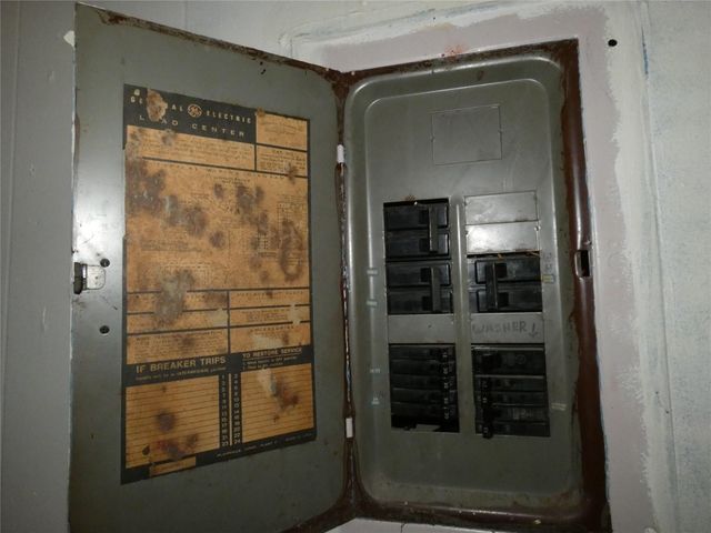 82 Tortuga Road, Palm Springs, FL 33461