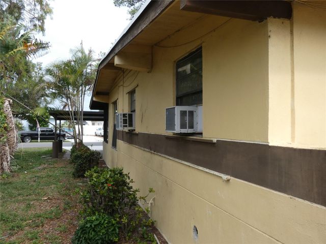 82 Tortuga Road, Palm Springs, FL 33461