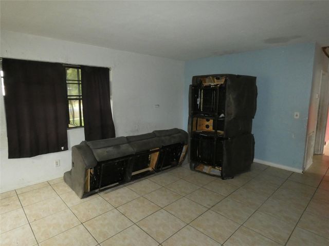 82 Tortuga Road, Palm Springs, FL 33461