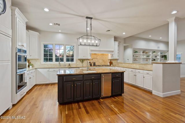 2010 N Forty Niner Drive, Tucson, AZ 85749