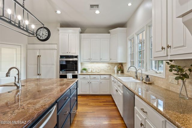 2010 N Forty Niner Drive, Tucson, AZ 85749
