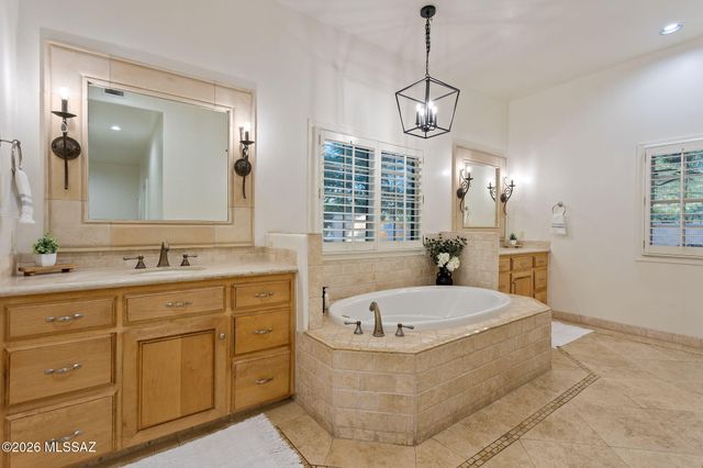 2010 N Forty Niner Drive, Tucson, AZ 85749