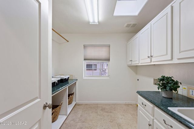 2010 N Forty Niner Drive, Tucson, AZ 85749