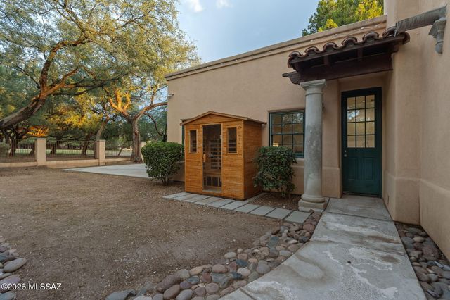 2010 N Forty Niner Drive, Tucson, AZ 85749