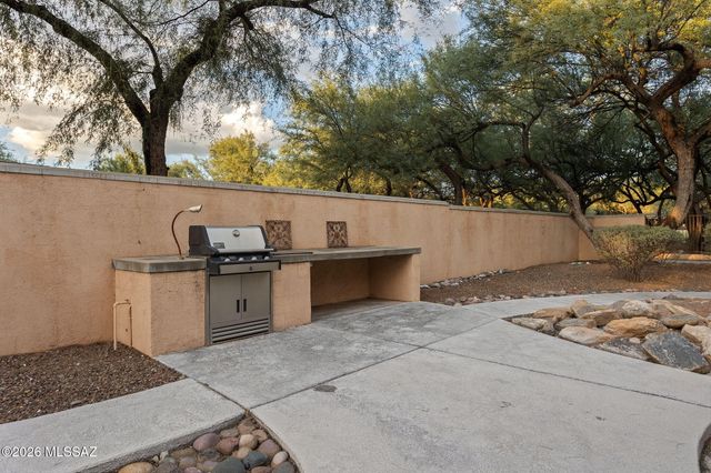 2010 N Forty Niner Drive, Tucson, AZ 85749