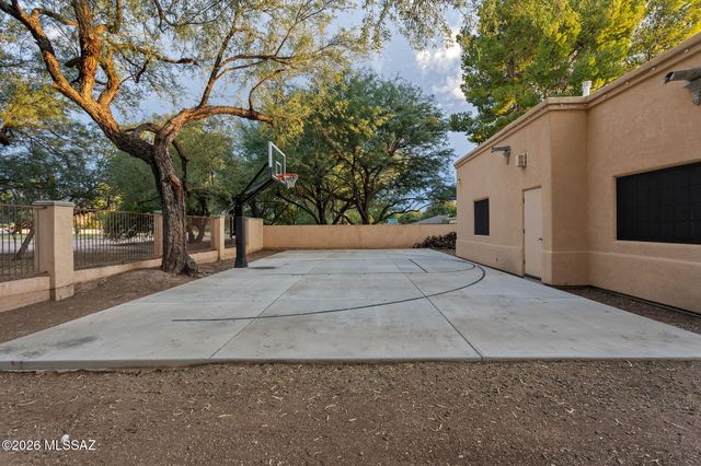 2010 N Forty Niner Drive, Tucson, AZ 85749