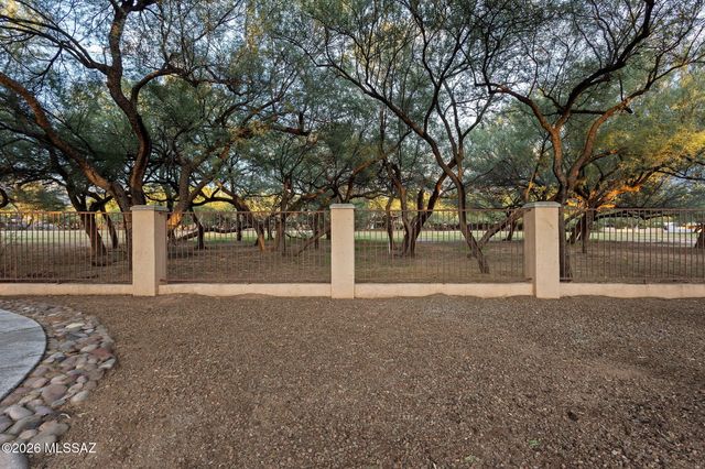 2010 N Forty Niner Drive, Tucson, AZ 85749