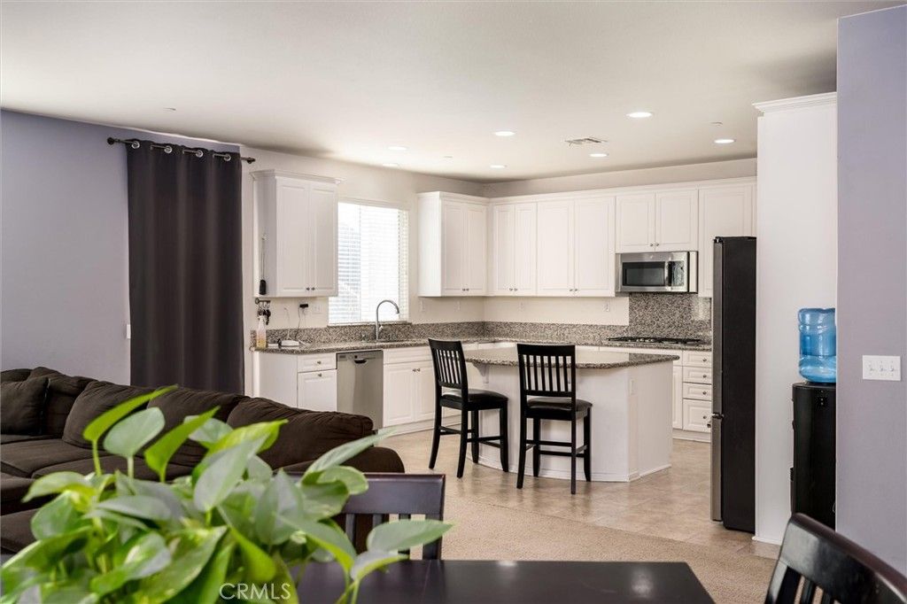4795 Palmilla, Perris, CA 92571 — photo 2