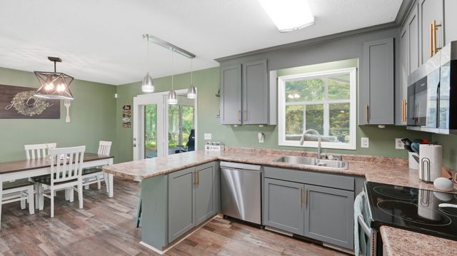 261 Hillcrest Rd, Manchester, TN 37355
