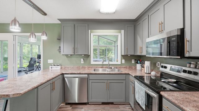 261 Hillcrest Rd, Manchester, TN 37355