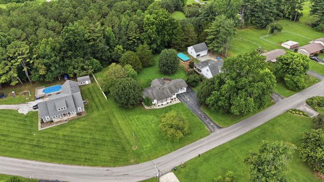 261 Hillcrest Rd, Manchester, TN 37355
