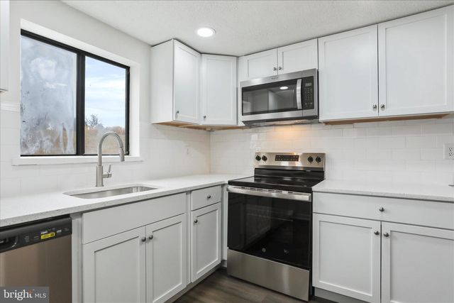 523 ATWOOD DR, Gerrardstown, WV 25420