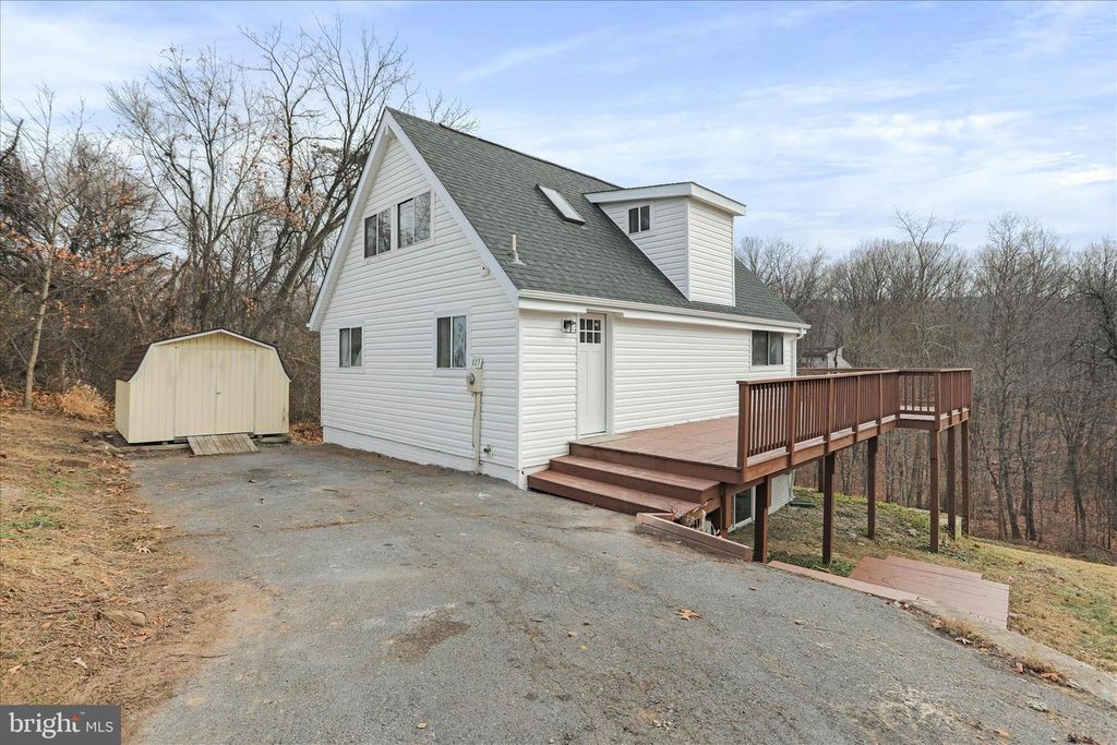 523 ATWOOD DR, Gerrardstown, WV 25420