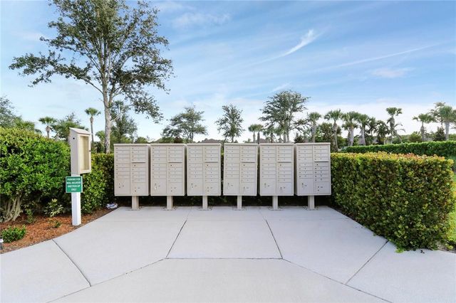 5284 Jasper Square, Vero Beach, FL 32967