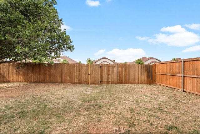 6810 83rd Street, Lubbock, TX 79424