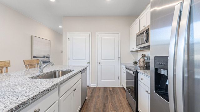 98 Ashworth Dr., Tabor City, NC 28463