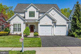 32 LEXINGTON DR, Pennington, NJ 08534