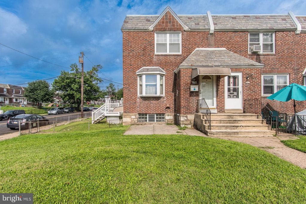 6900 E ROOSEVELT BLVD, PHILADELPHIA, PA 19149 — exterior