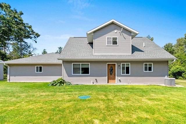 W10559 FOX LANE, Crivitz, WI 54114