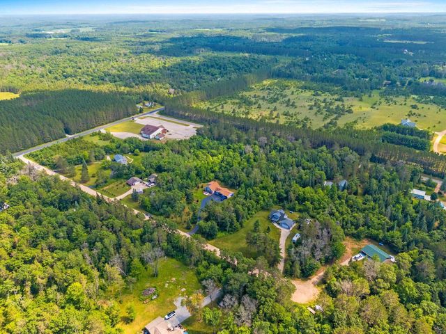 W10559 FOX LANE, Crivitz, WI 54114