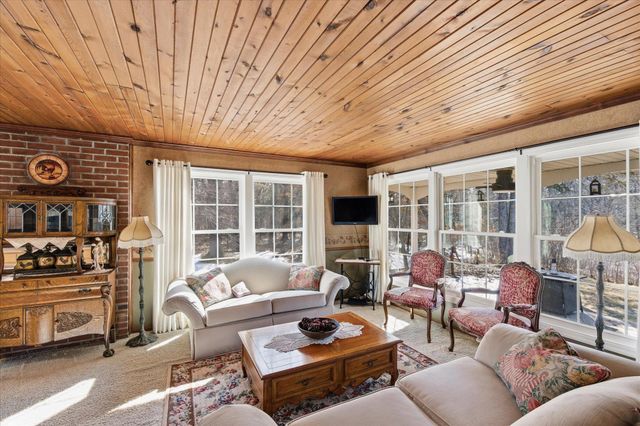 1850 Briarwood Avenue, Mahtomedi, MN 55115