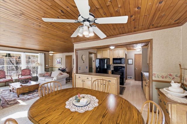 1850 Briarwood Avenue, Mahtomedi, MN 55115