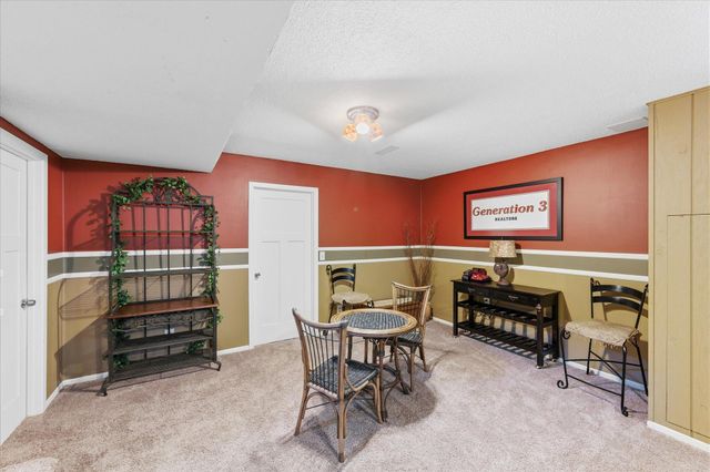 1850 Briarwood Avenue, Mahtomedi, MN 55115