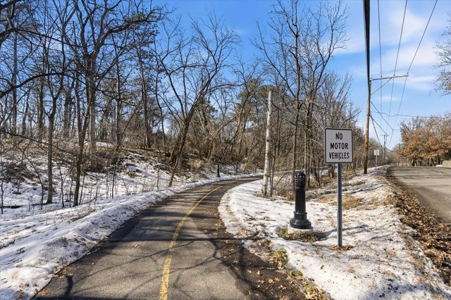 1850 Briarwood Avenue, Mahtomedi, MN 55115