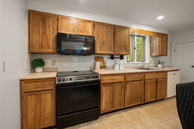 31 Waushakum Ave, Ashland, MA 01721