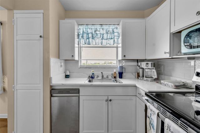 4210 IRONWOOD CIRCLE 403J, Bradenton, FL 34209