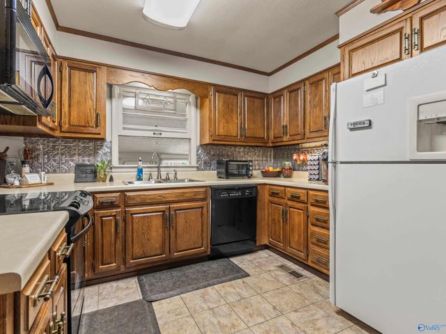 2209 College Street, Decatur, AL 35601