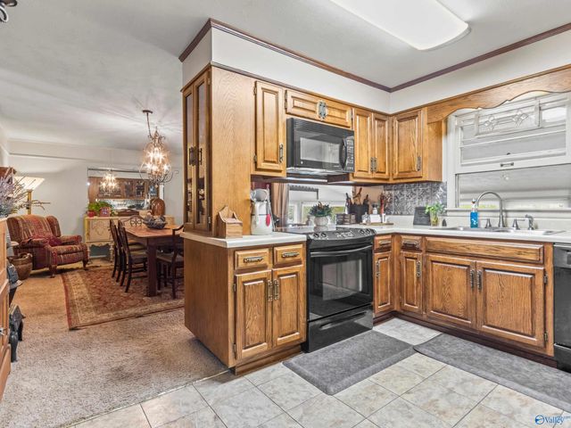 2209 College Street, Decatur, AL 35601