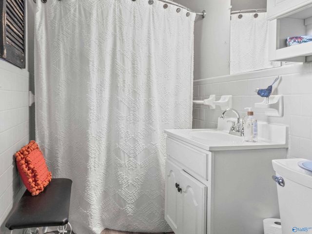 2209 College Street, Decatur, AL 35601