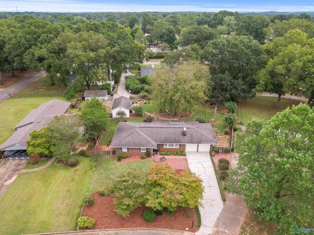 2209 College Street, Decatur, AL 35601