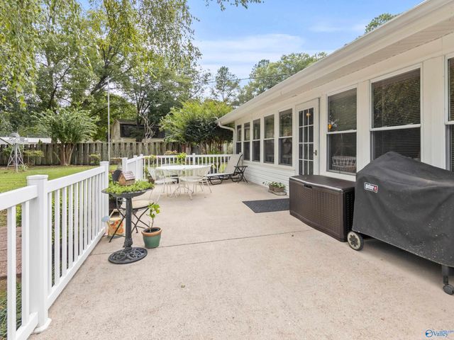 2209 College Street, Decatur, AL 35601