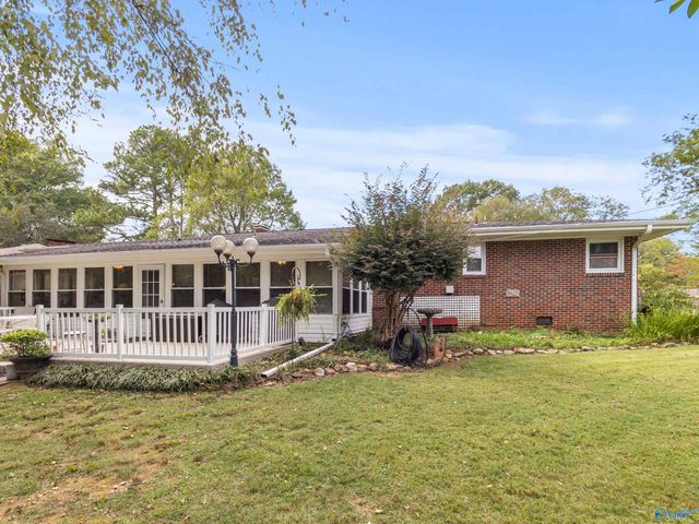 2209 College Street, Decatur, AL 35601