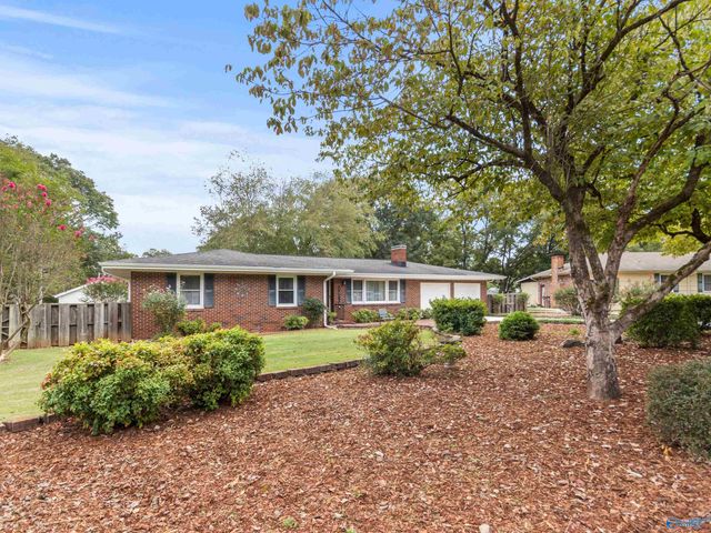 2209 College Street, Decatur, AL 35601