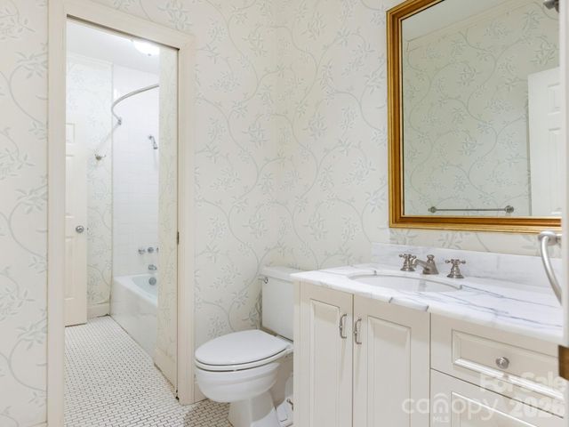 840 Cherokee Road, Charlotte, NC 28207