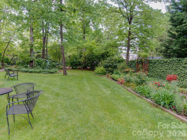 840 Cherokee Road, Charlotte, NC 28207