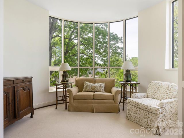 840 Cherokee Road, Charlotte, NC 28207