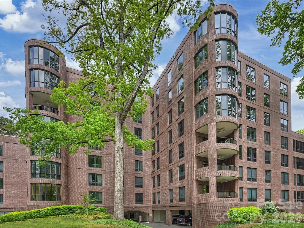 840 Cherokee Road, Charlotte, NC 28207