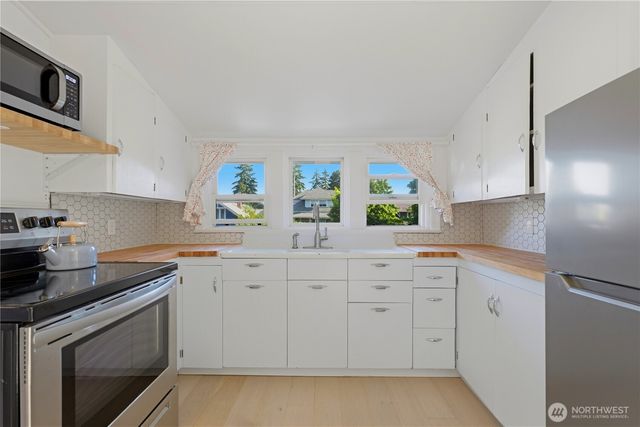 3417 N 8th Street, Tacoma, WA 98406