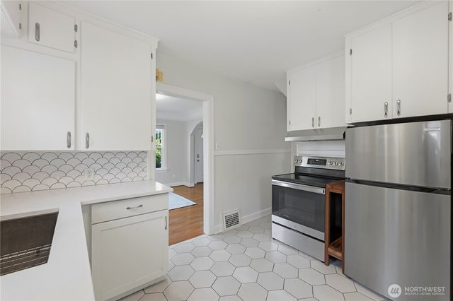 3417 N 8th Street, Tacoma, WA 98406