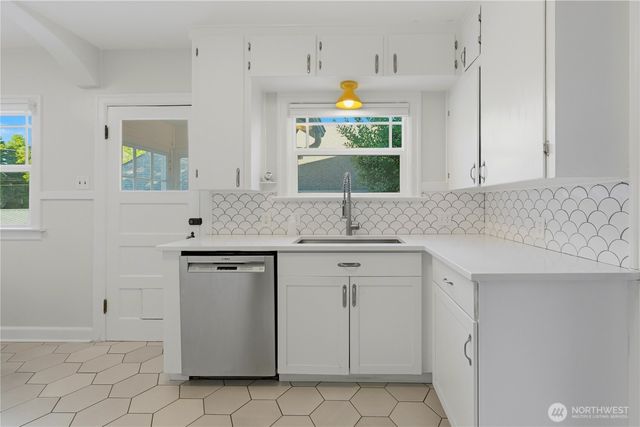 3417 N 8th Street, Tacoma, WA 98406