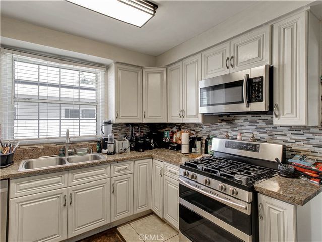 12205 S Halldale, Los Angeles, CA 90047